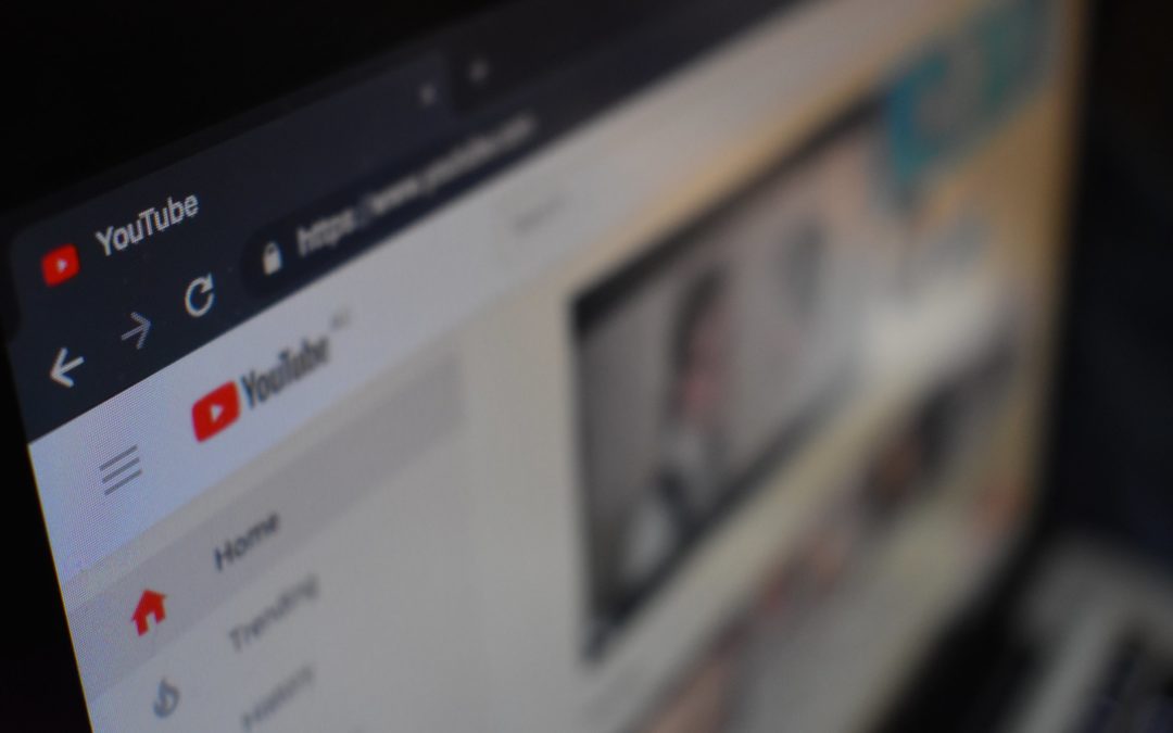 internet user searching for videos on YouTube in the YouTube science community